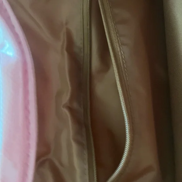 Glossy Pink Patent Tote Bag with Spacious Design - Picture 6 of 8